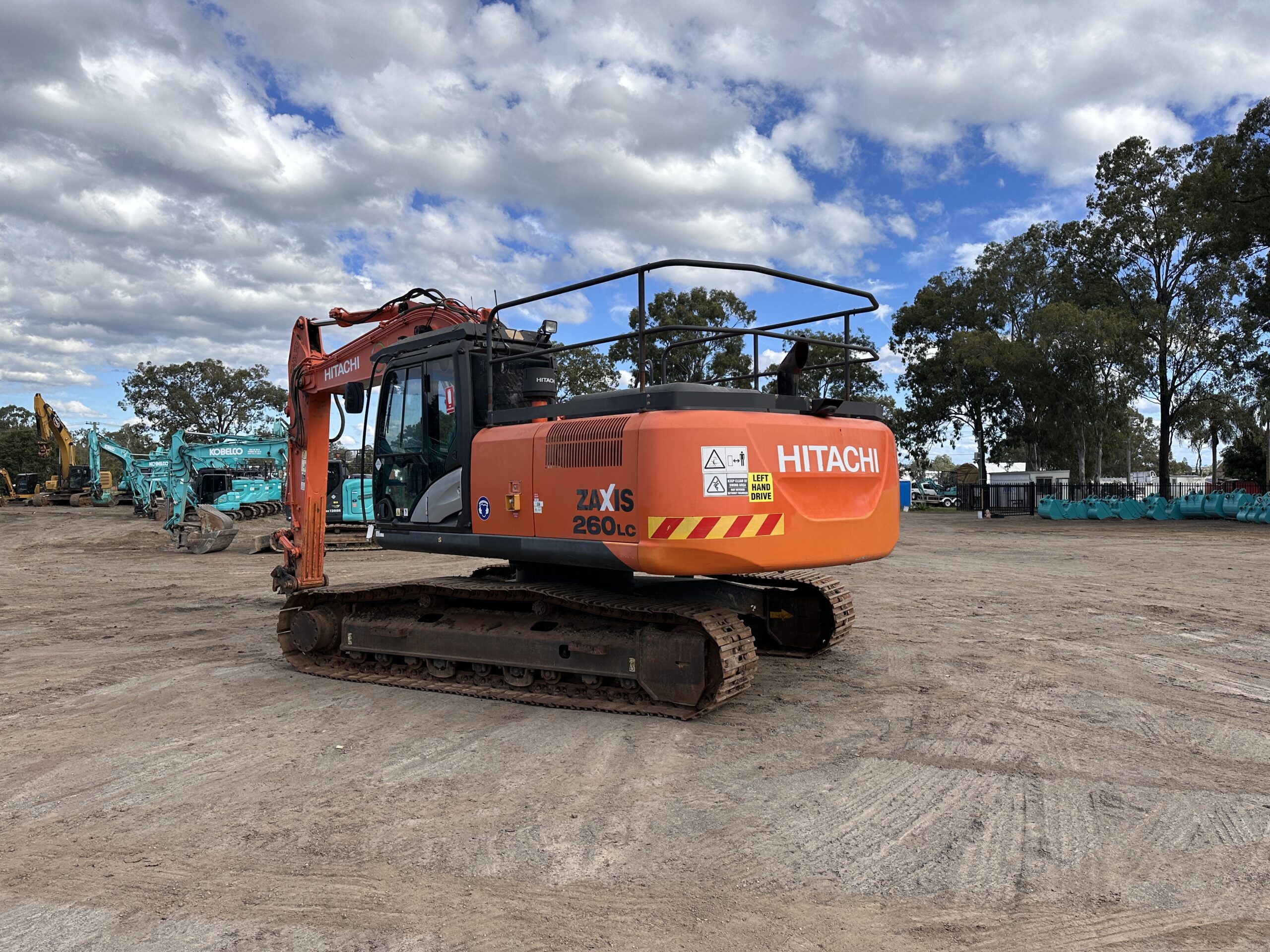 HITACHI ZX260LC-5B EXCAVATOR - Melbourne Tractors