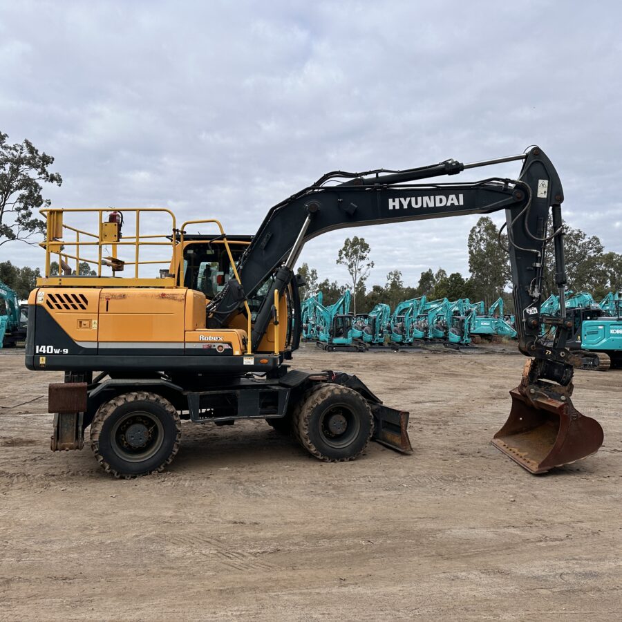 HYUNDAI R140W-9 EXCAVATOR