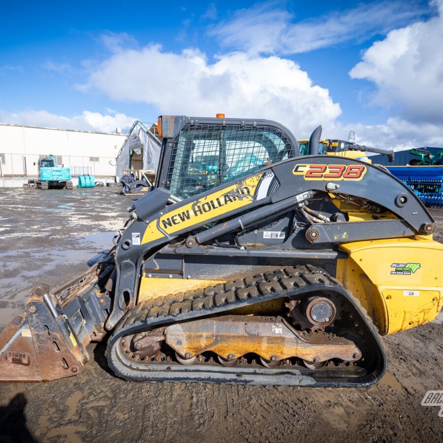 NEW HOLLAND C238 TRACK LOADER
