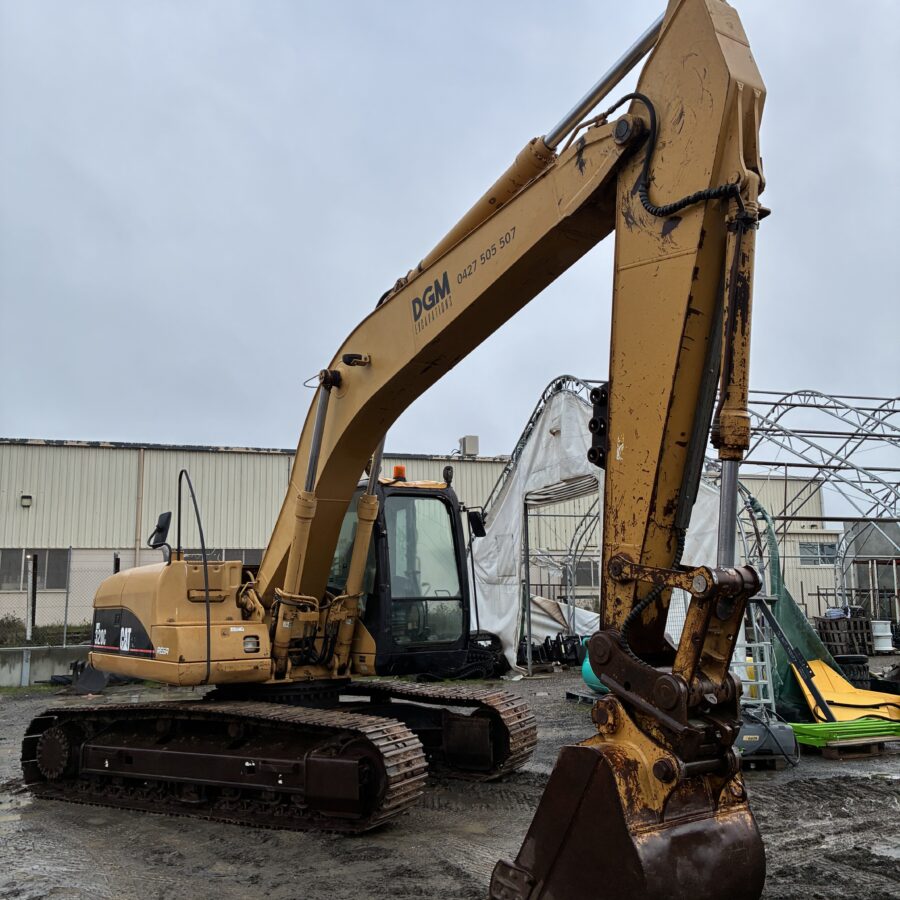 CATERPILLAR 320C EXCAVATOR