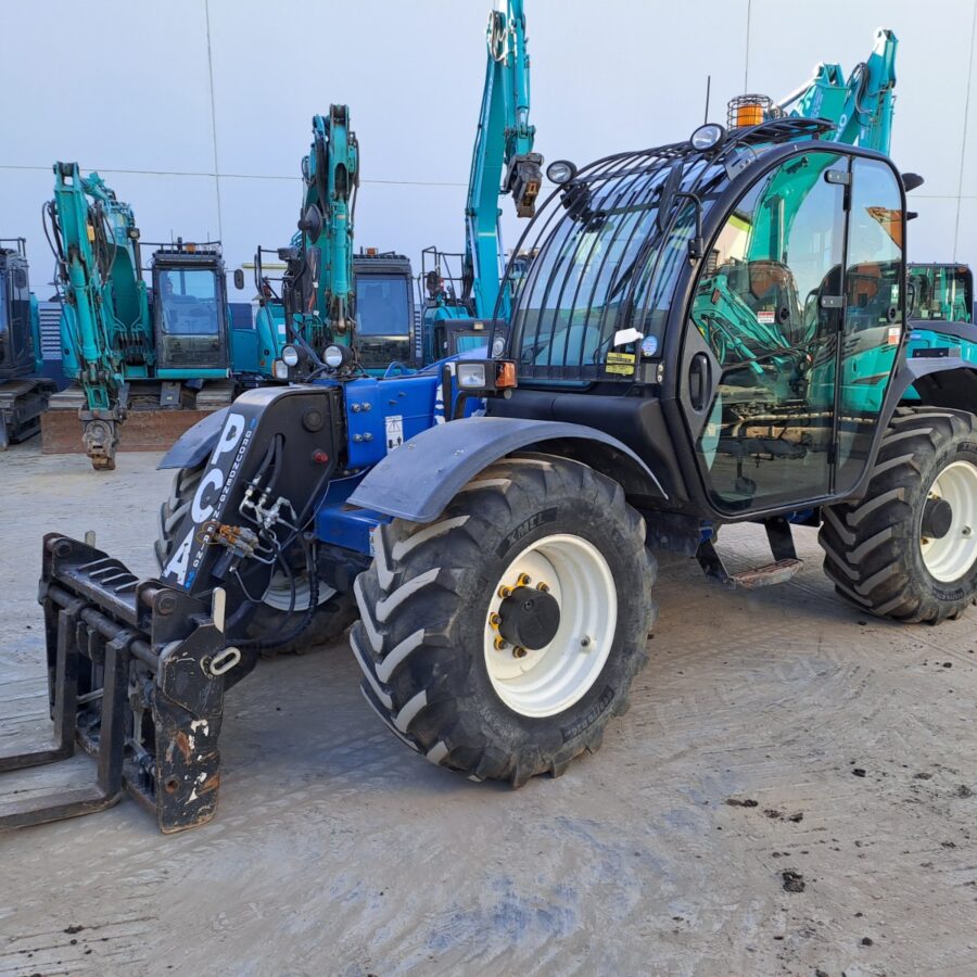 NEW HOLLAND LM 7.42 ELITE TELEHANDLER