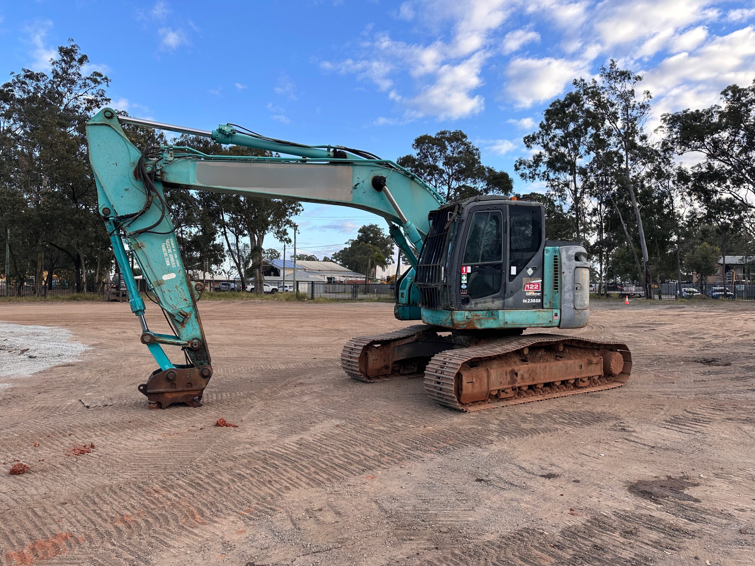KOBELCO SK235SR-2 EXCAVATOR