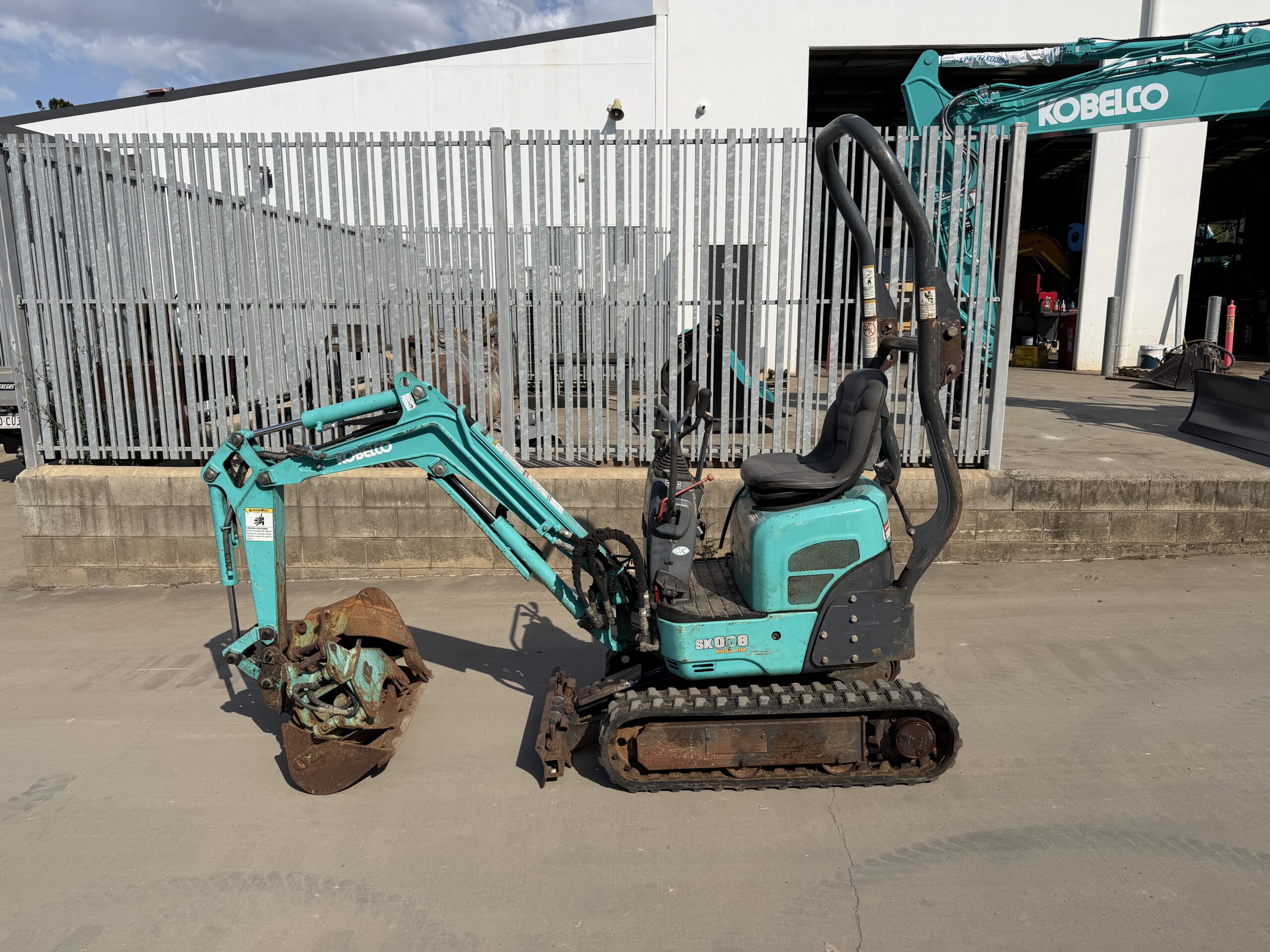 KOBELCO SK008 EXCAVATOR